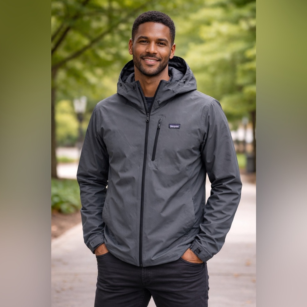 🎄Patagonia Men's Charcoal Raincoat🎄